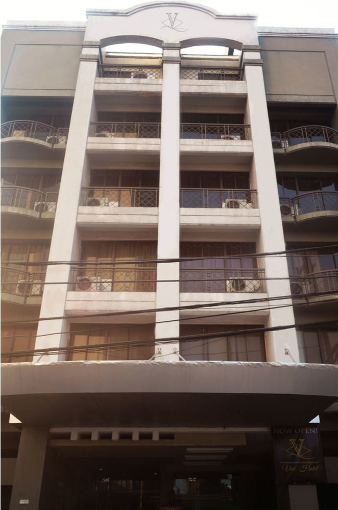 Vive Hotel Makati City Exterior photo