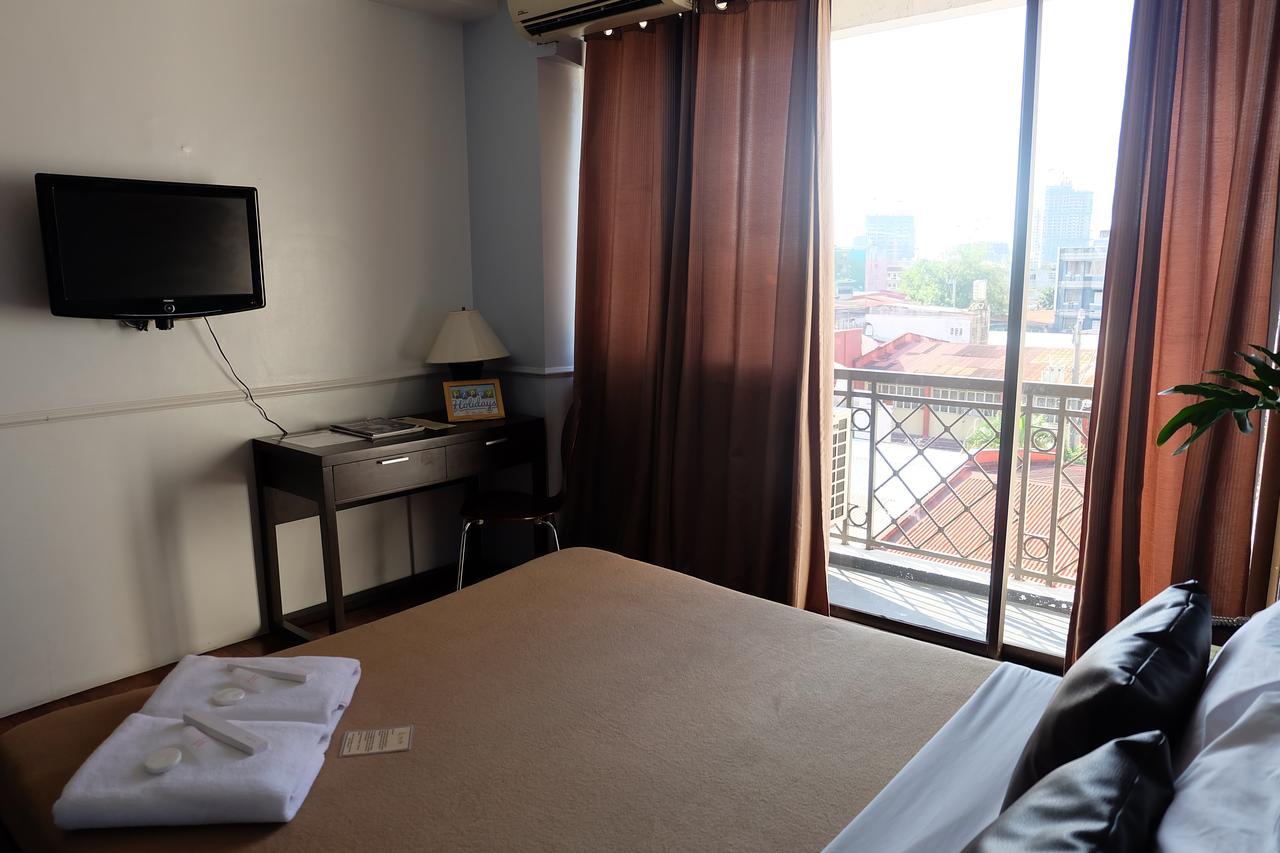 Vive Hotel Makati City Room photo